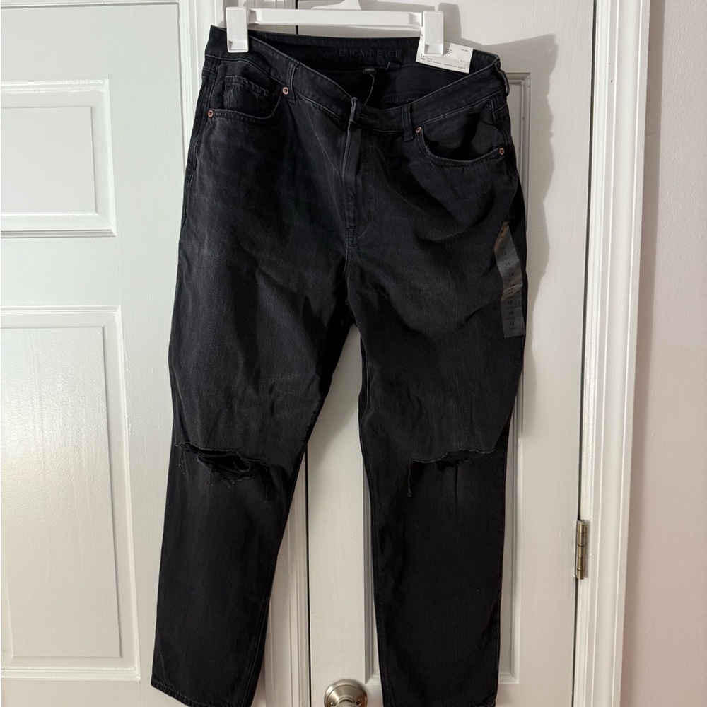 Women’s 14 Short Black Mom Jean American Eagle Never Worn